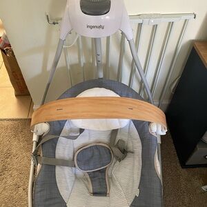 Ingenuity Baby Swing in Gray and White